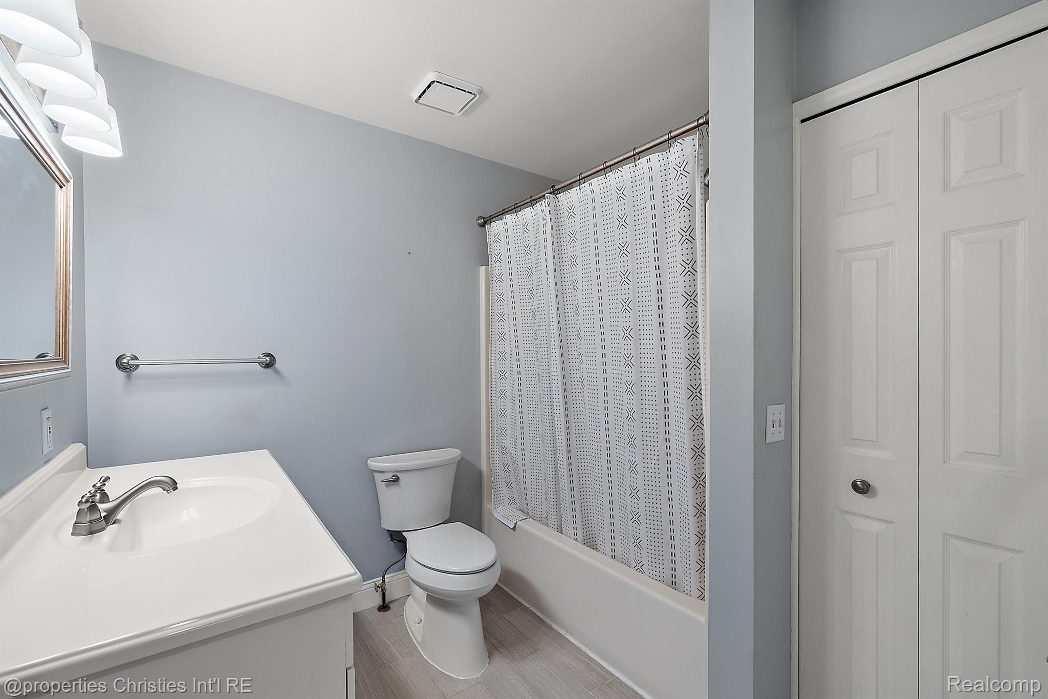 2591 Columbia Road