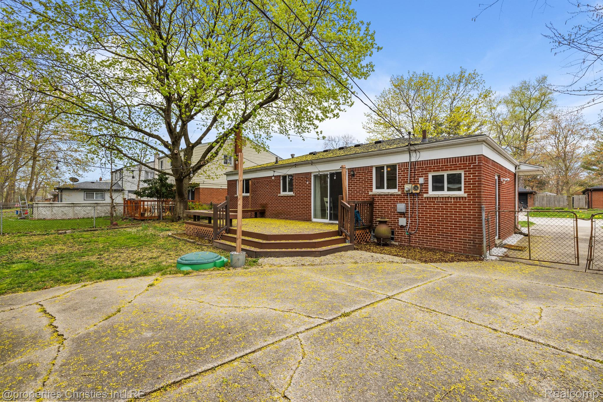 23724 Barfield Street