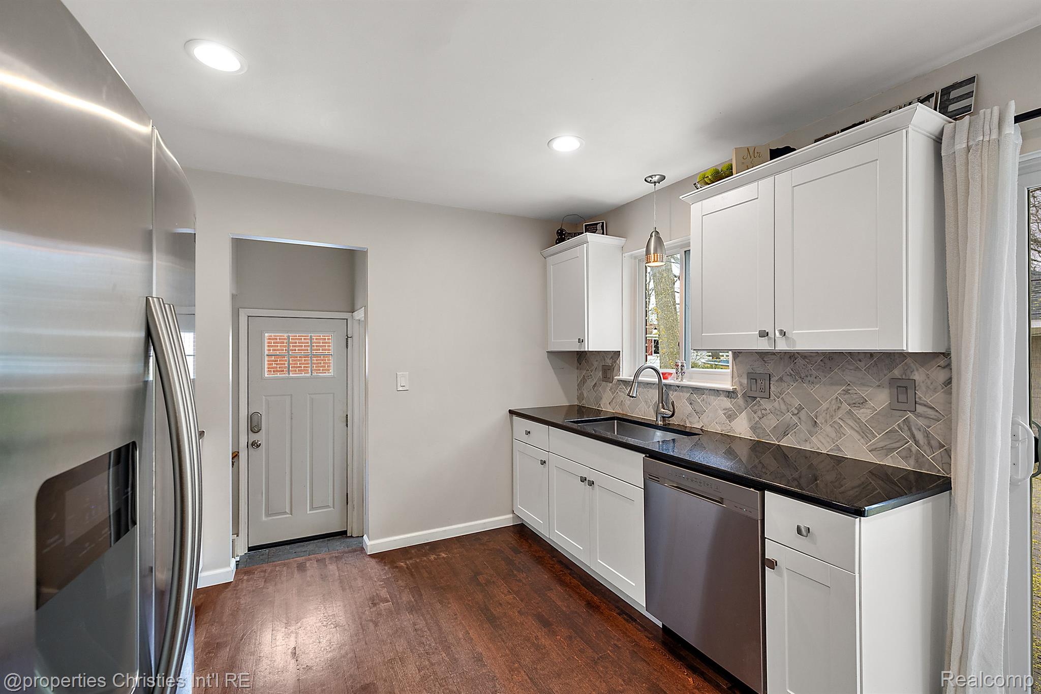 23724 Barfield Street