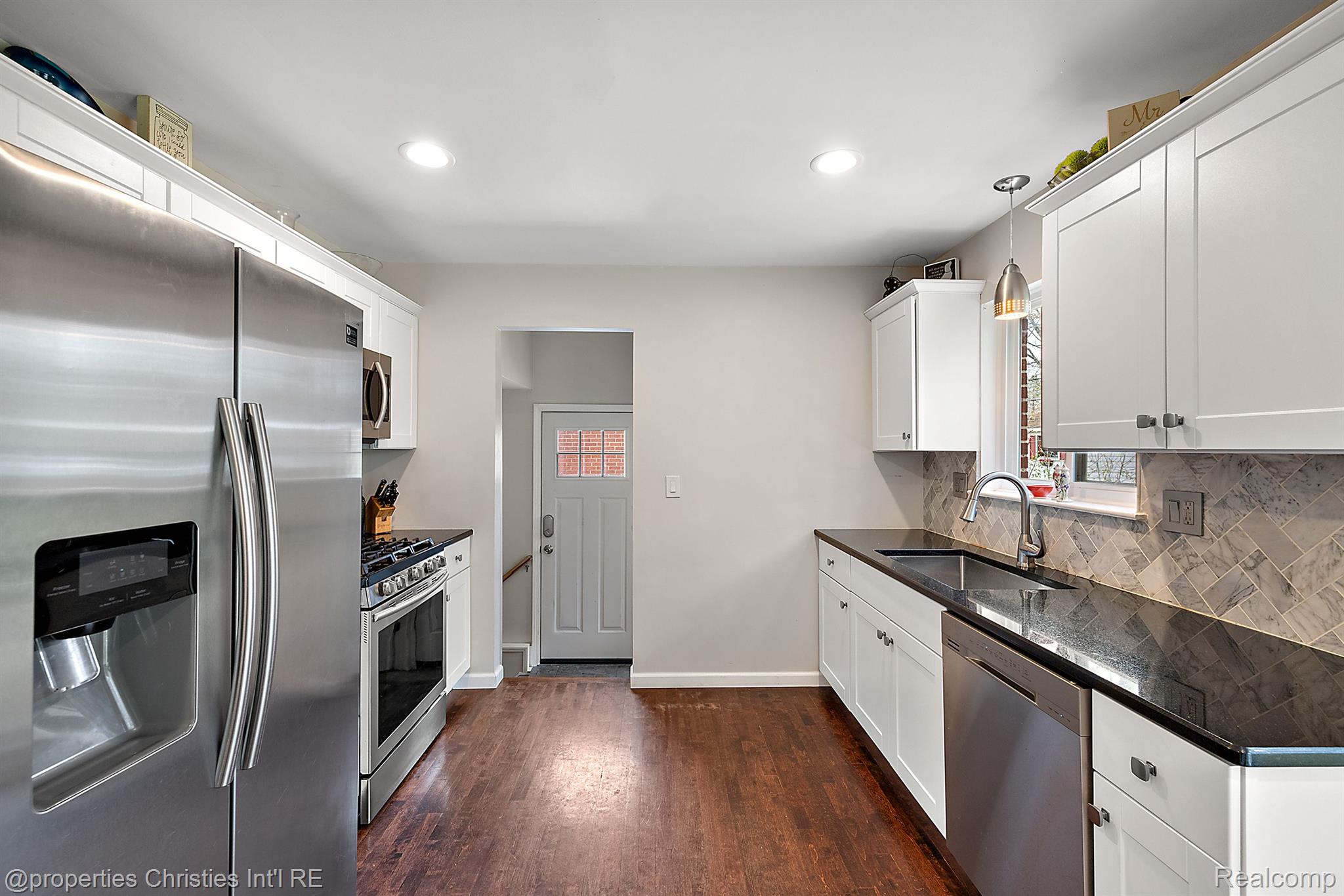 23724 Barfield Street