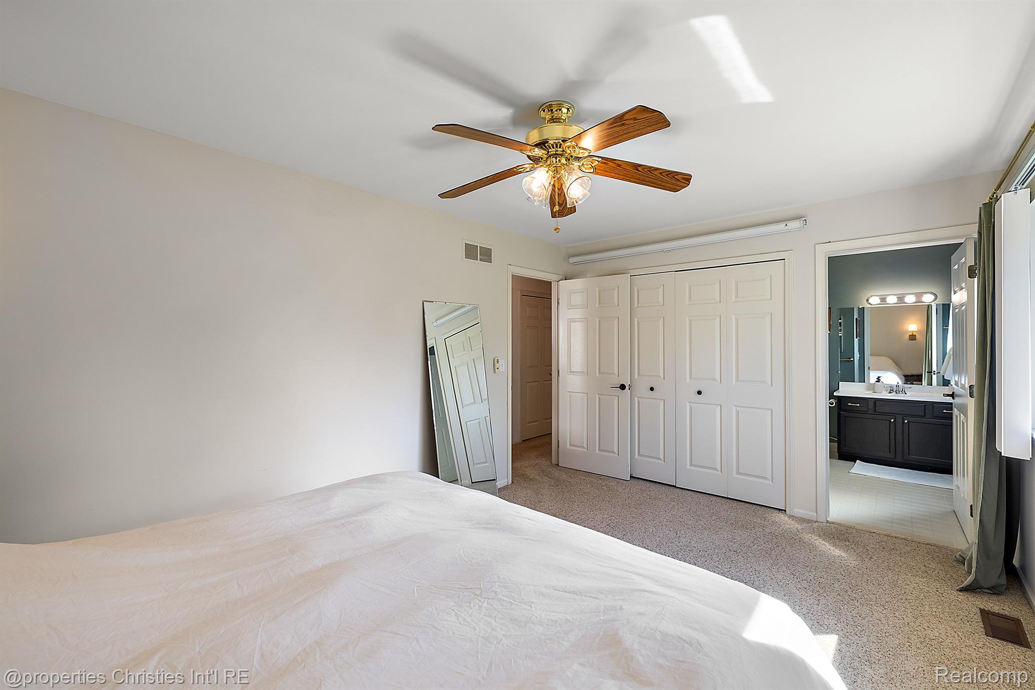 28705 BAYBERRY W