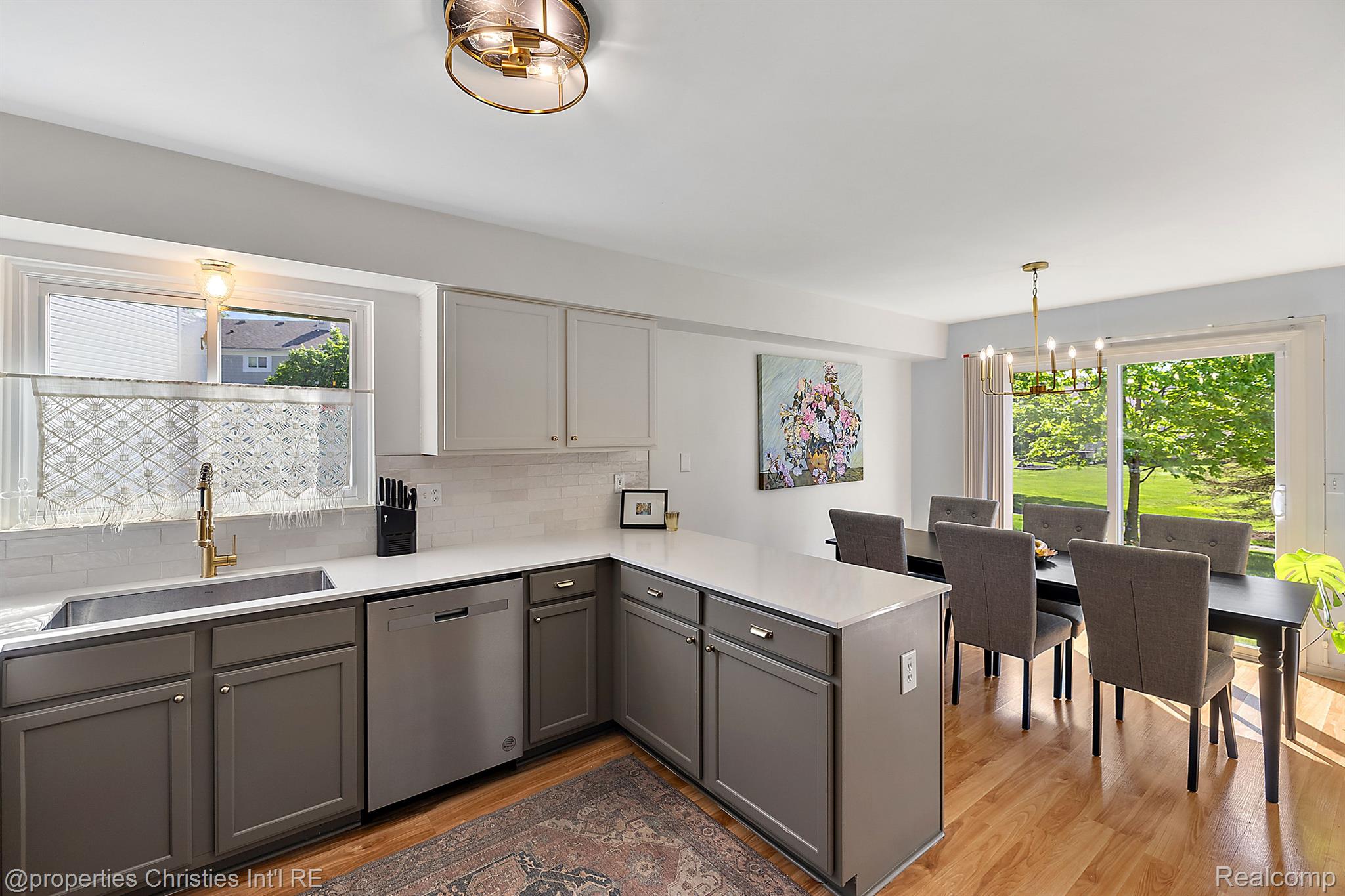 28705 BAYBERRY W