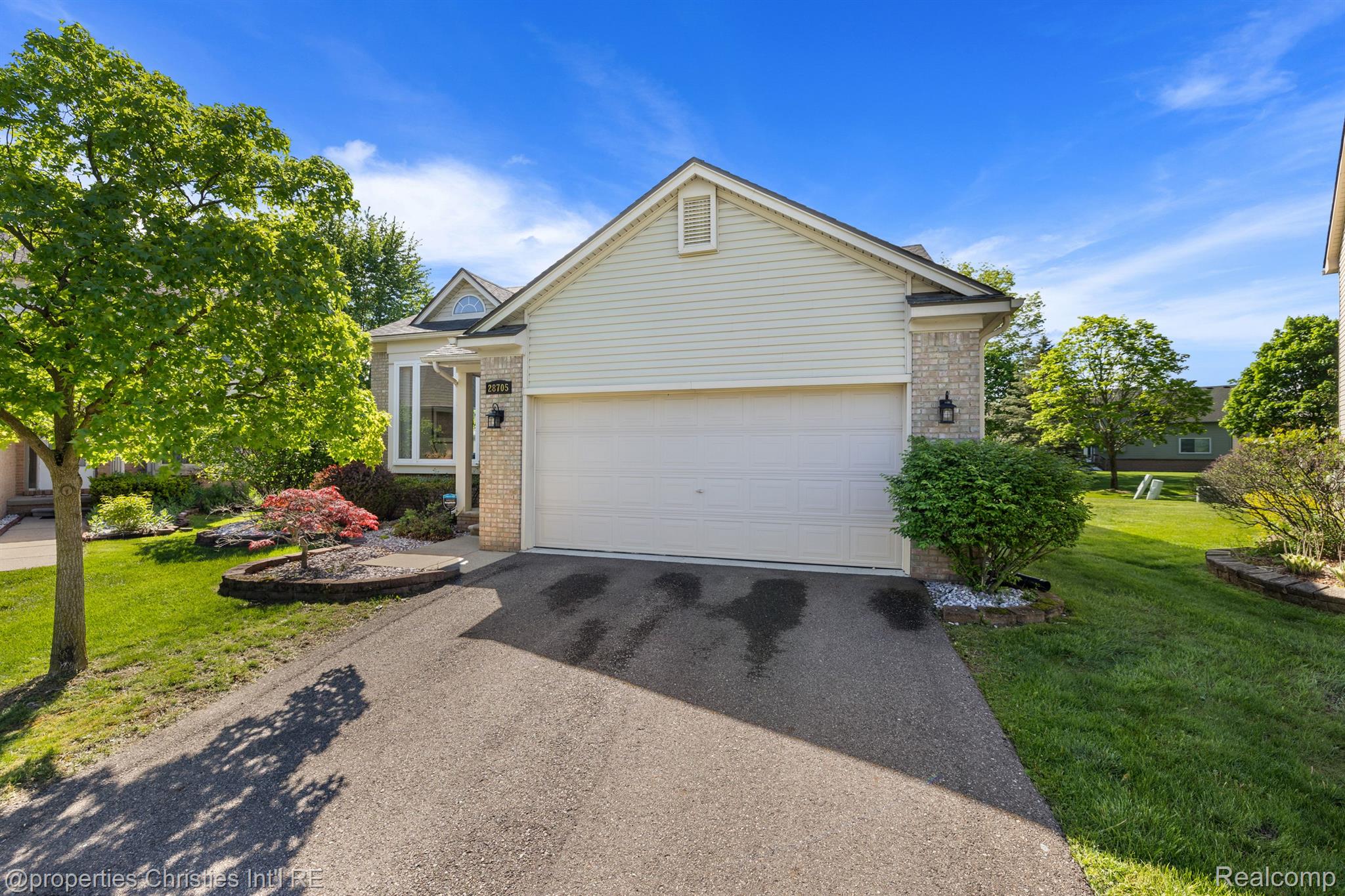 28705 BAYBERRY W