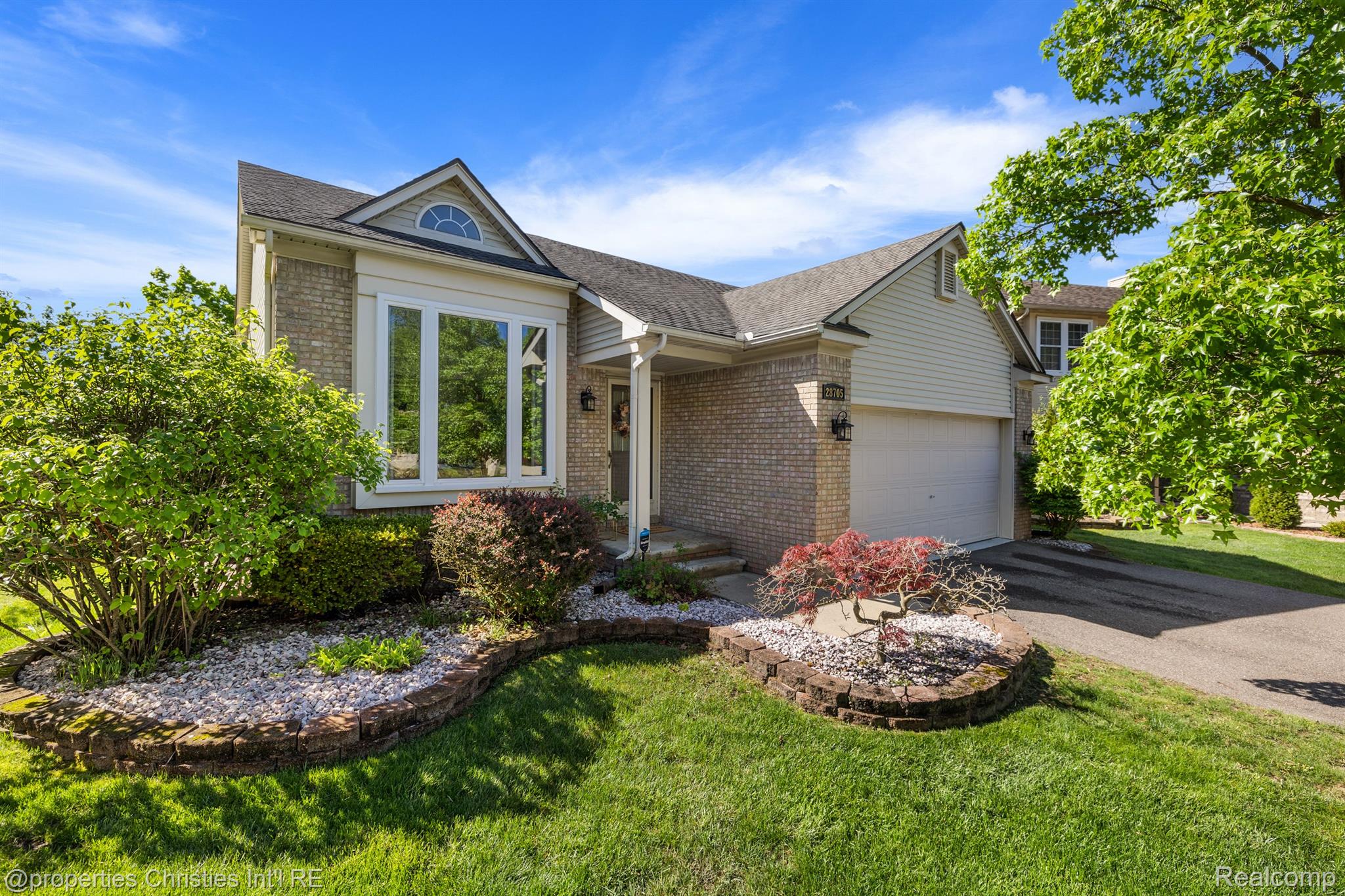 28705 BAYBERRY W