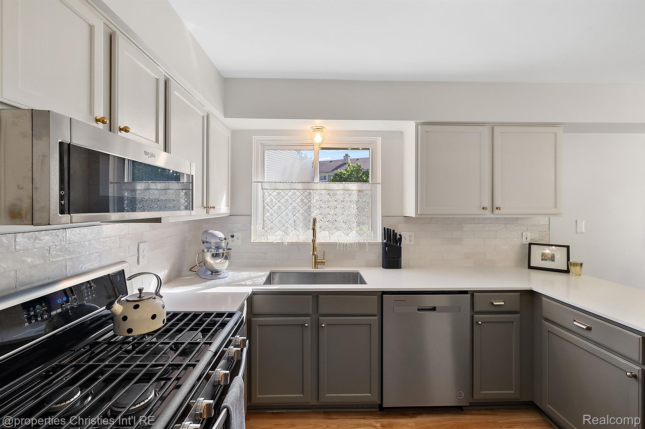 28705 BAYBERRY W