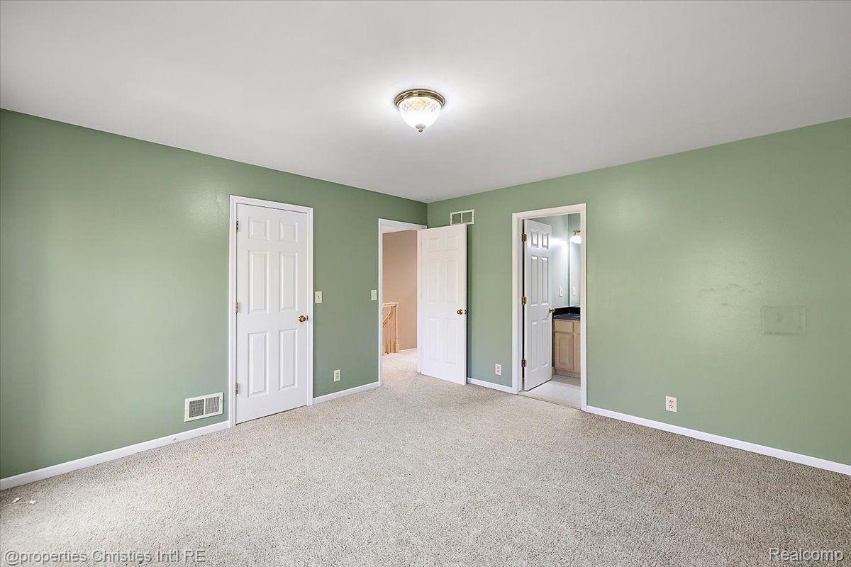 4866 Riverchase Drive