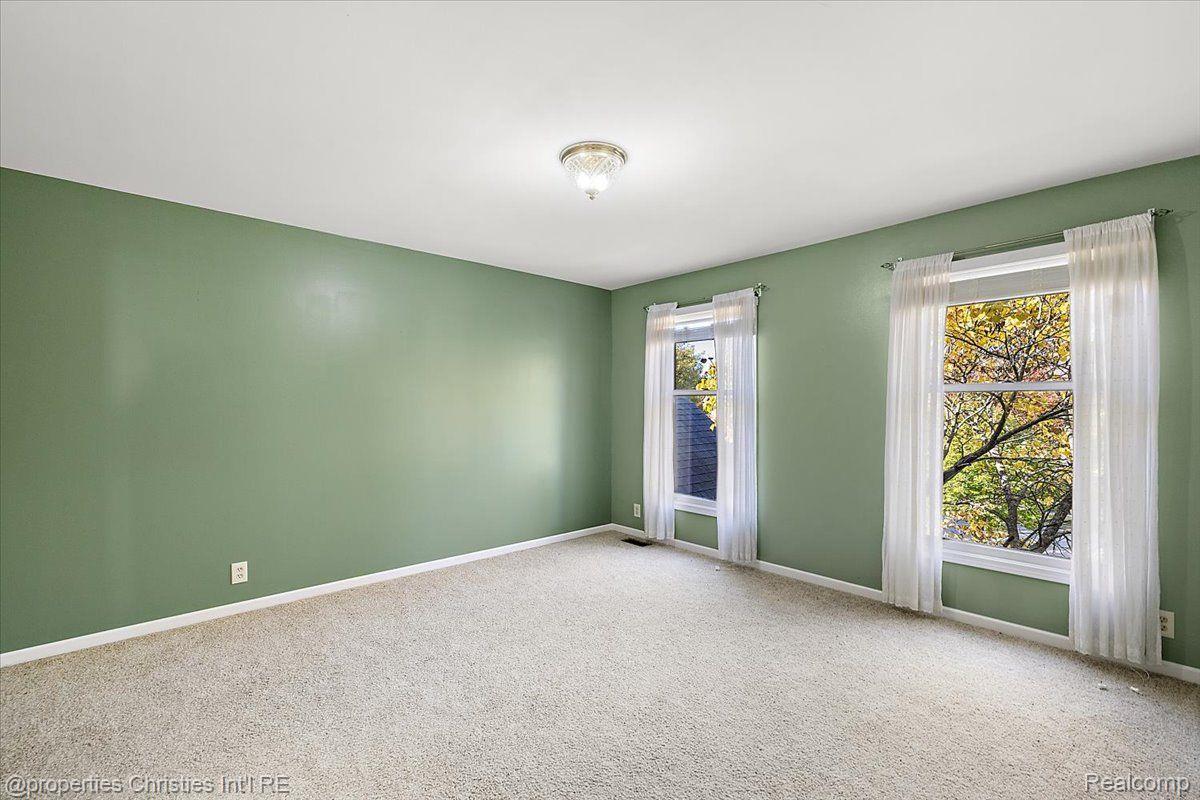 4866 Riverchase Drive