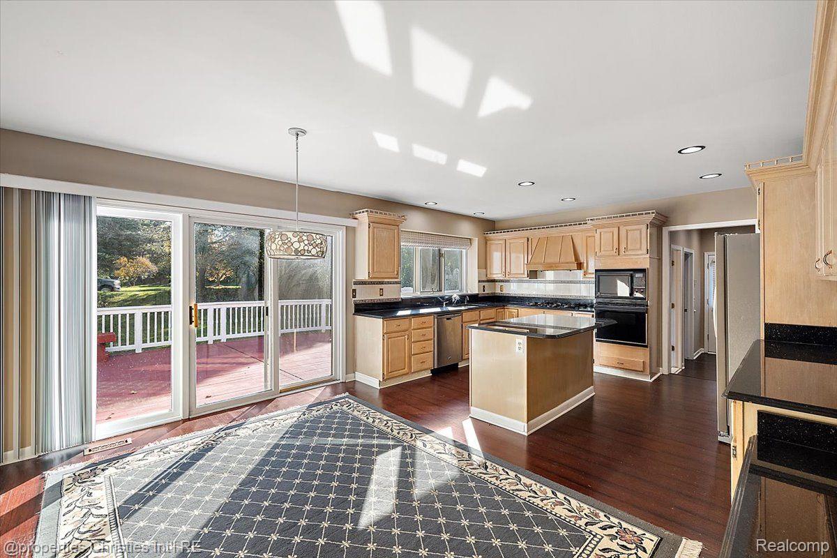 4866 Riverchase Drive