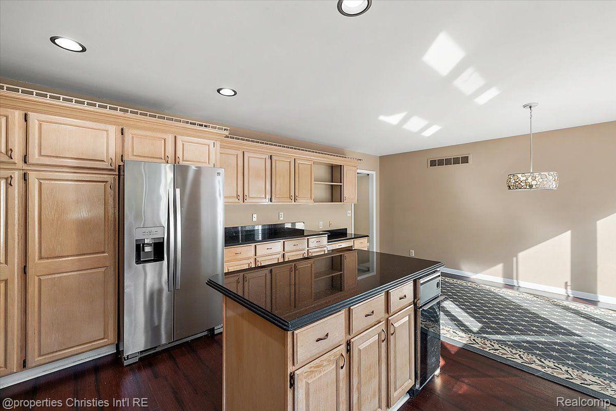 4866 Riverchase Drive