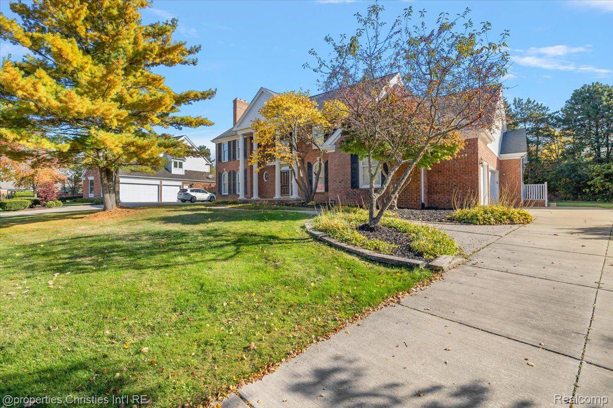 4866 Riverchase Drive