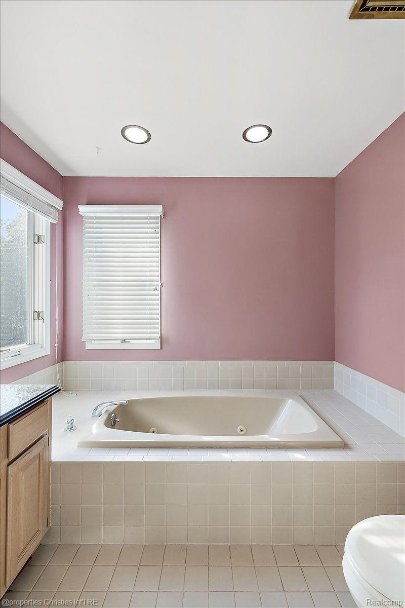 4866 Riverchase Drive