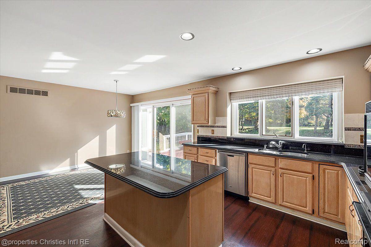 4866 Riverchase Drive