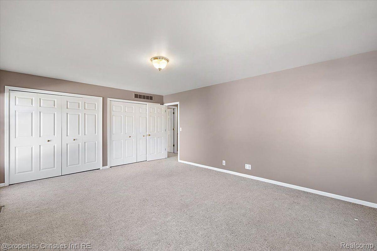 4866 Riverchase Drive