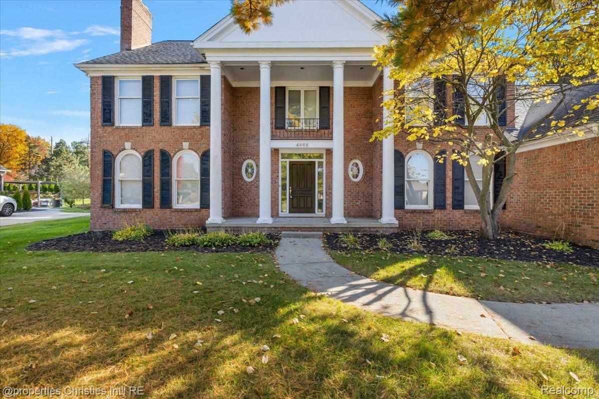 4866 Riverchase Drive