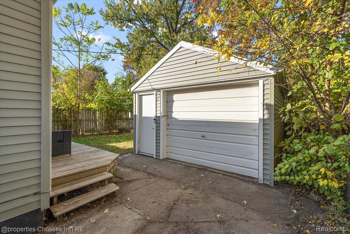 1313 E Harry Avenue