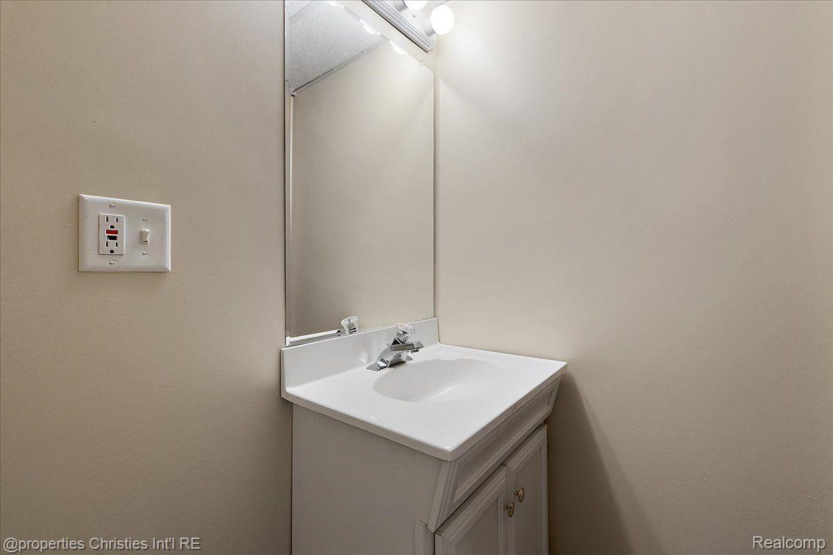 2626 Pembroke Road