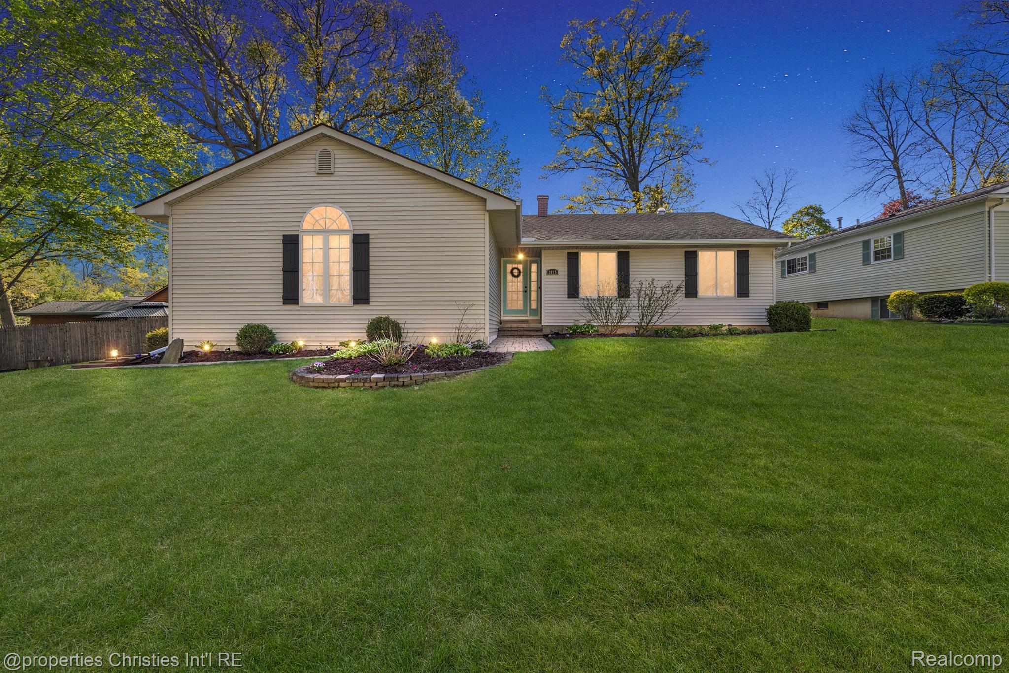 2015 HAZEL Avenue