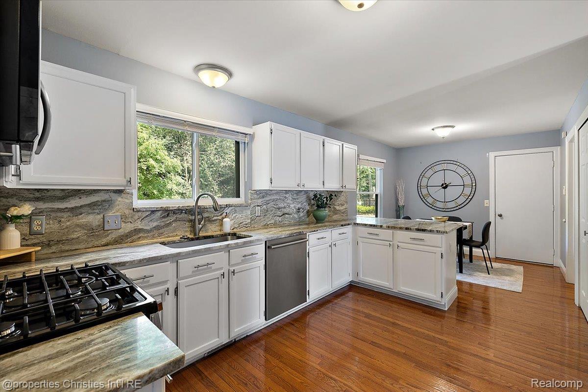 25426 Lindenwood Lane