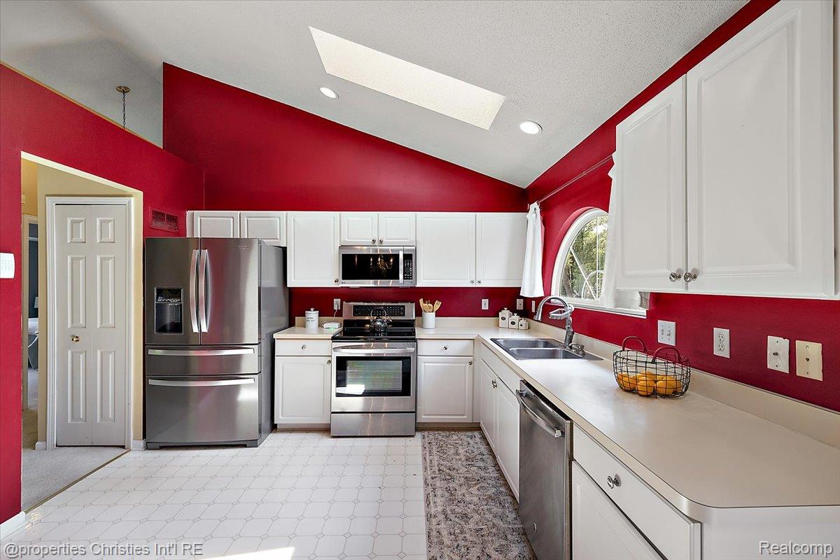 6873 Fox Lane