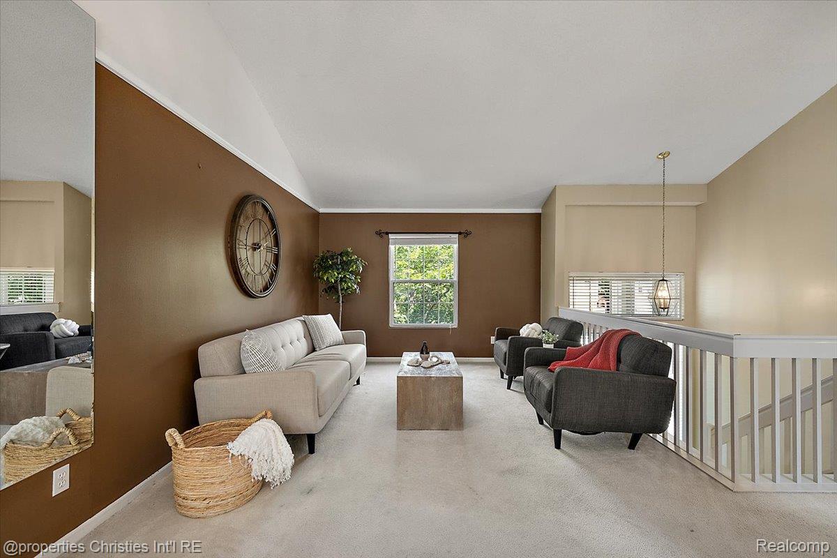 6873 Fox Lane