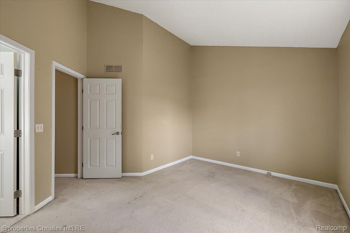 6873 Fox Lane