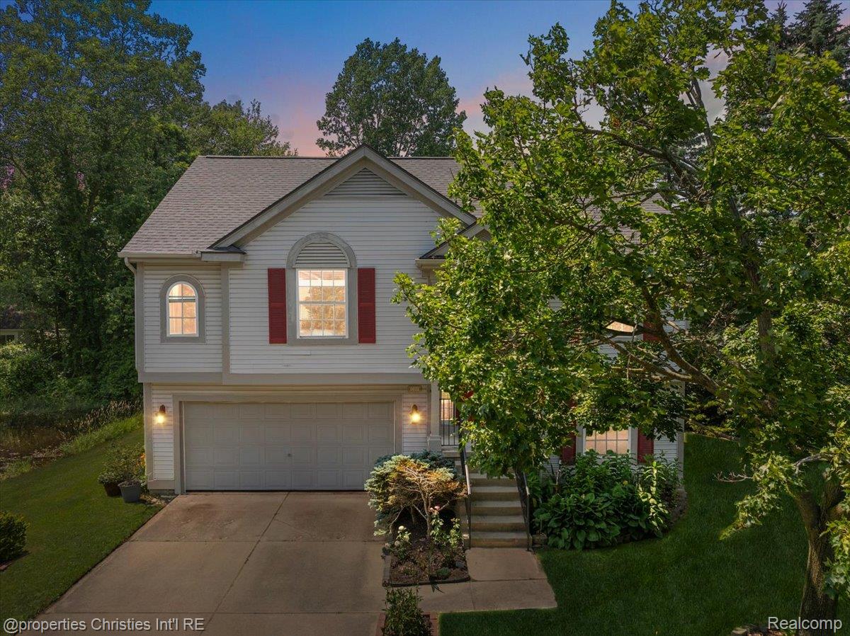 6873 Fox Lane