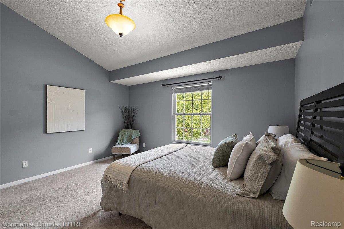 6873 Fox Lane