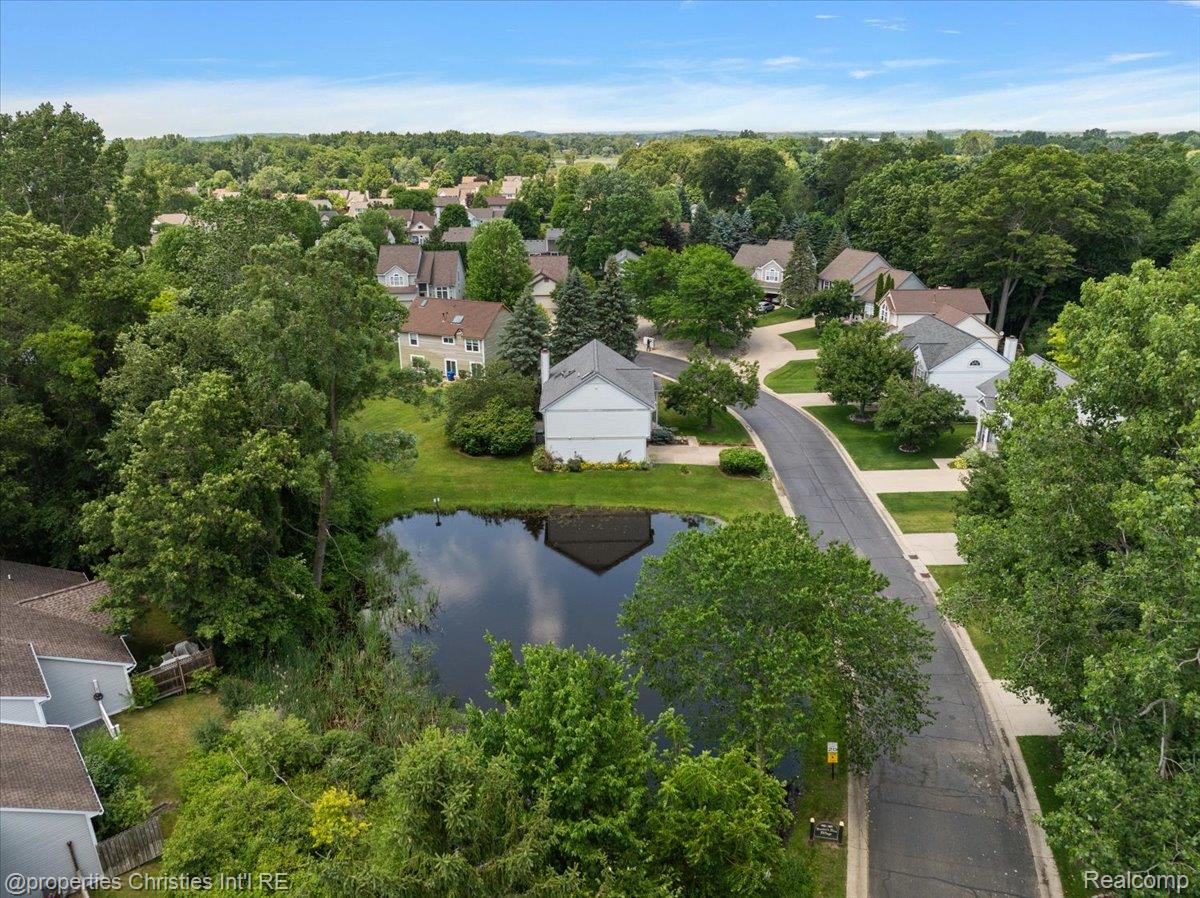 6873 Fox Lane