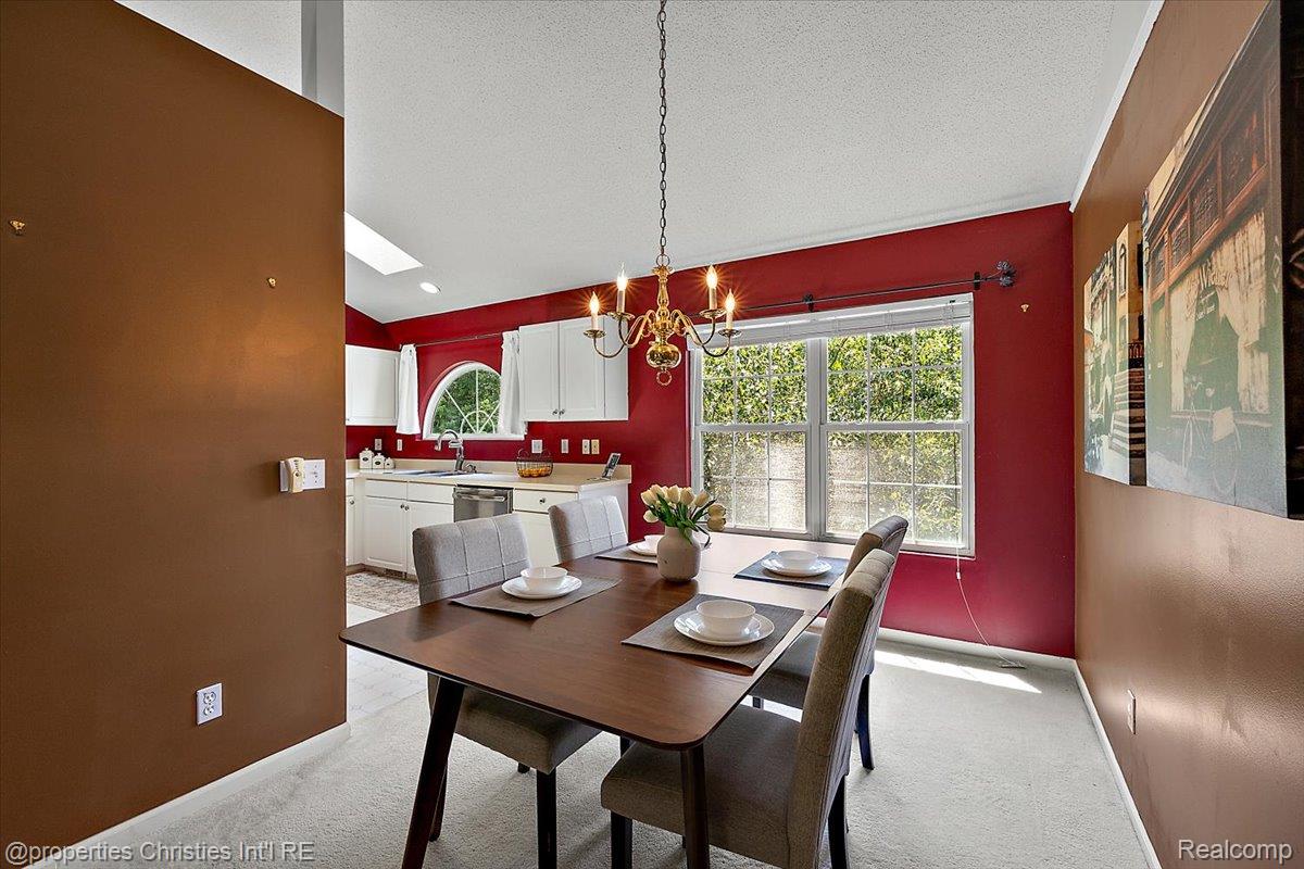 6873 Fox Lane
