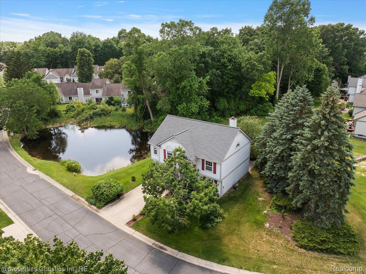 6873 Fox Lane