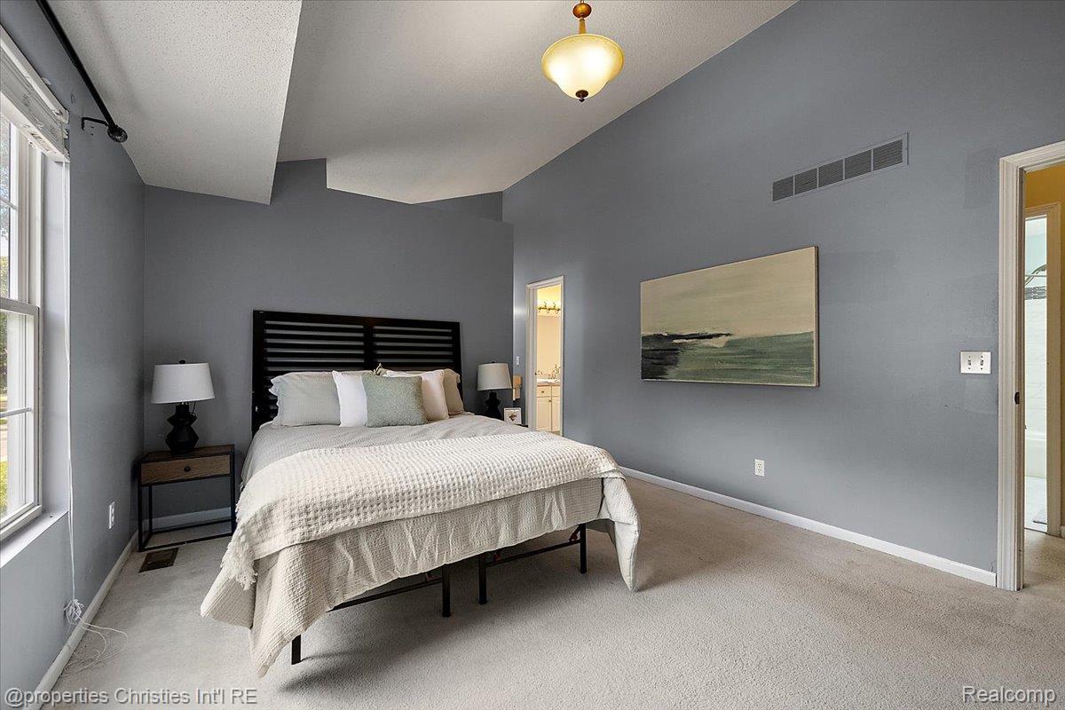 6873 Fox Lane