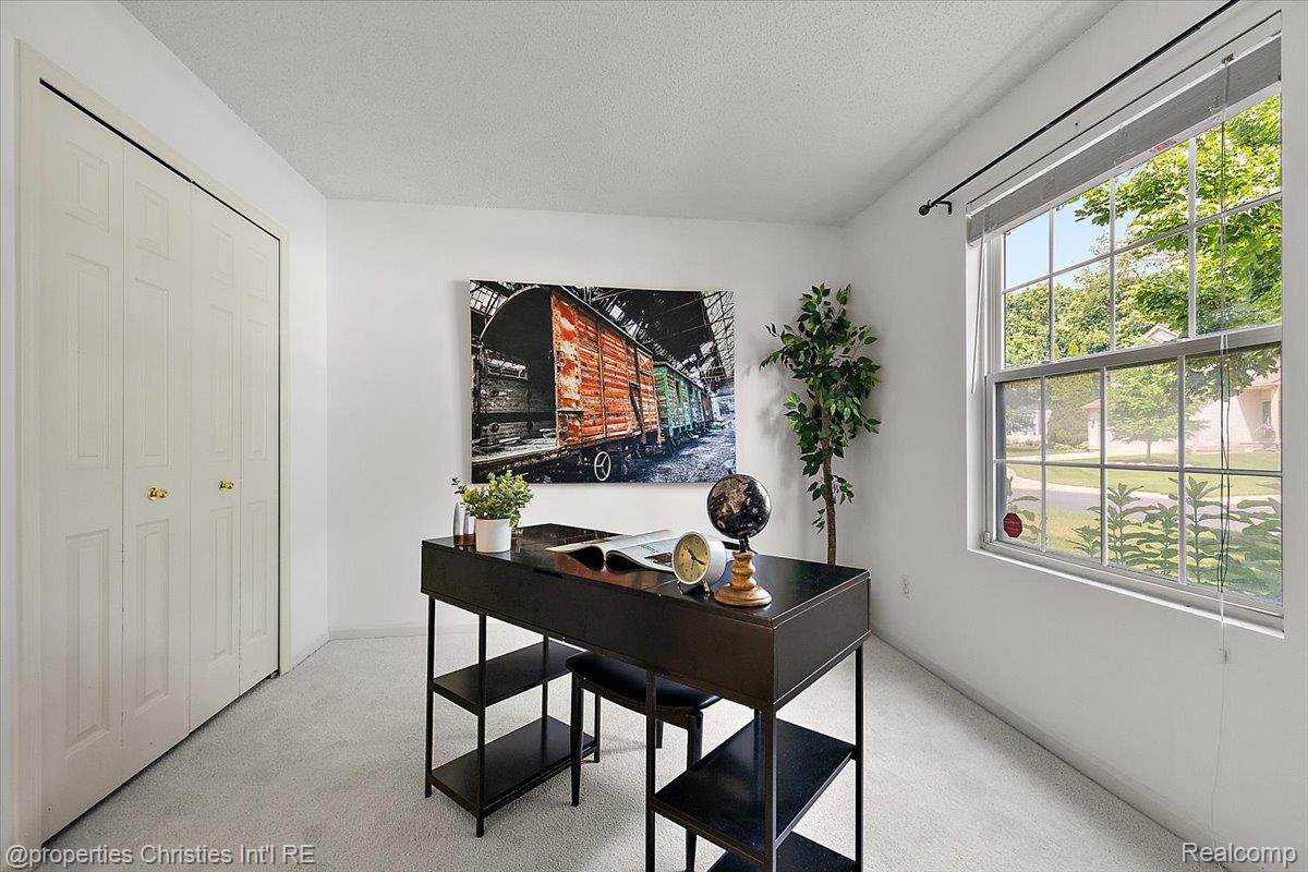 6873 Fox Lane