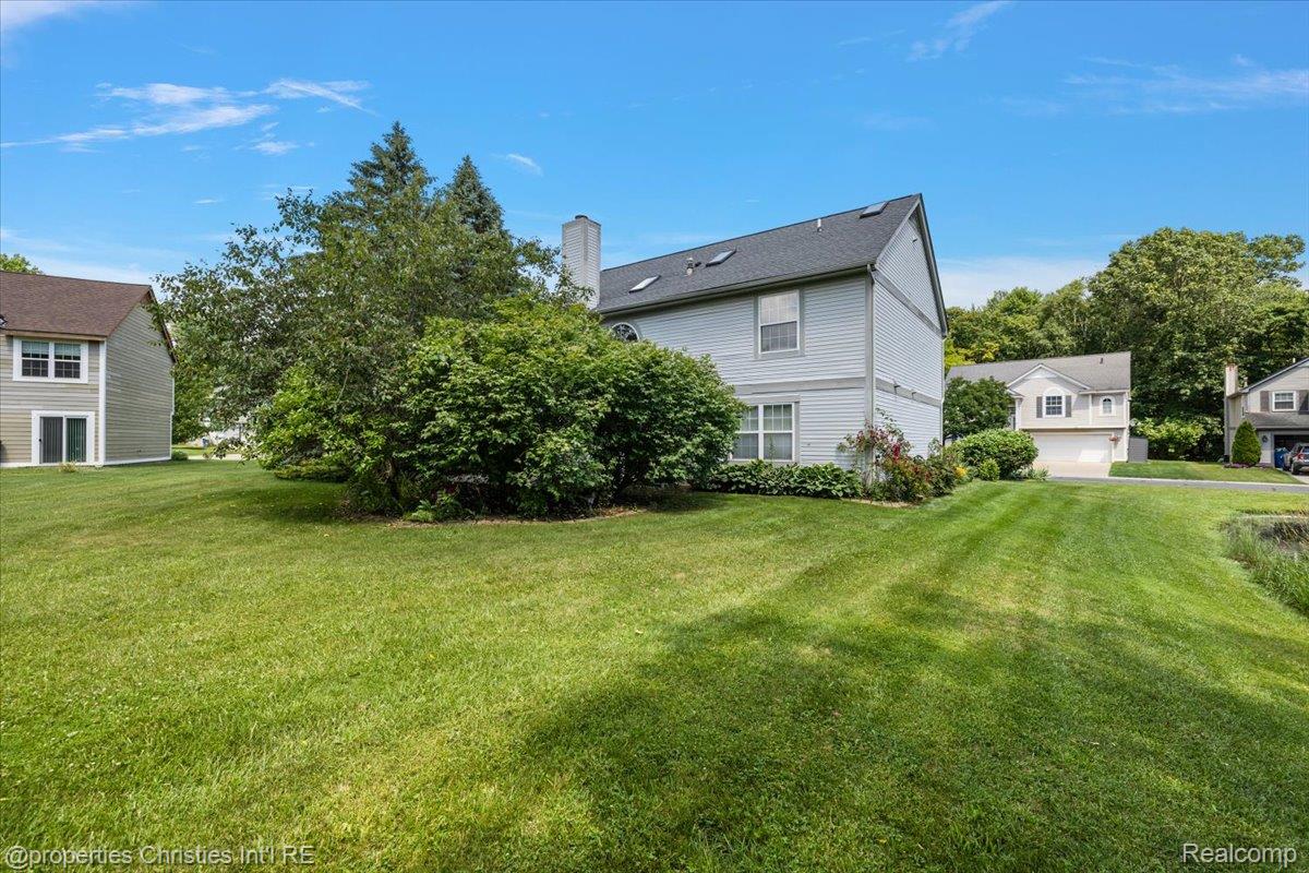 6873 Fox Lane
