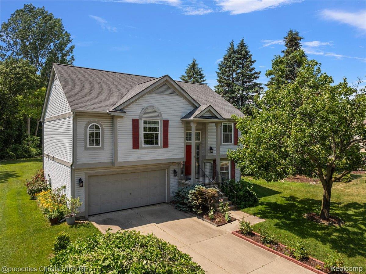 6873 Fox Lane