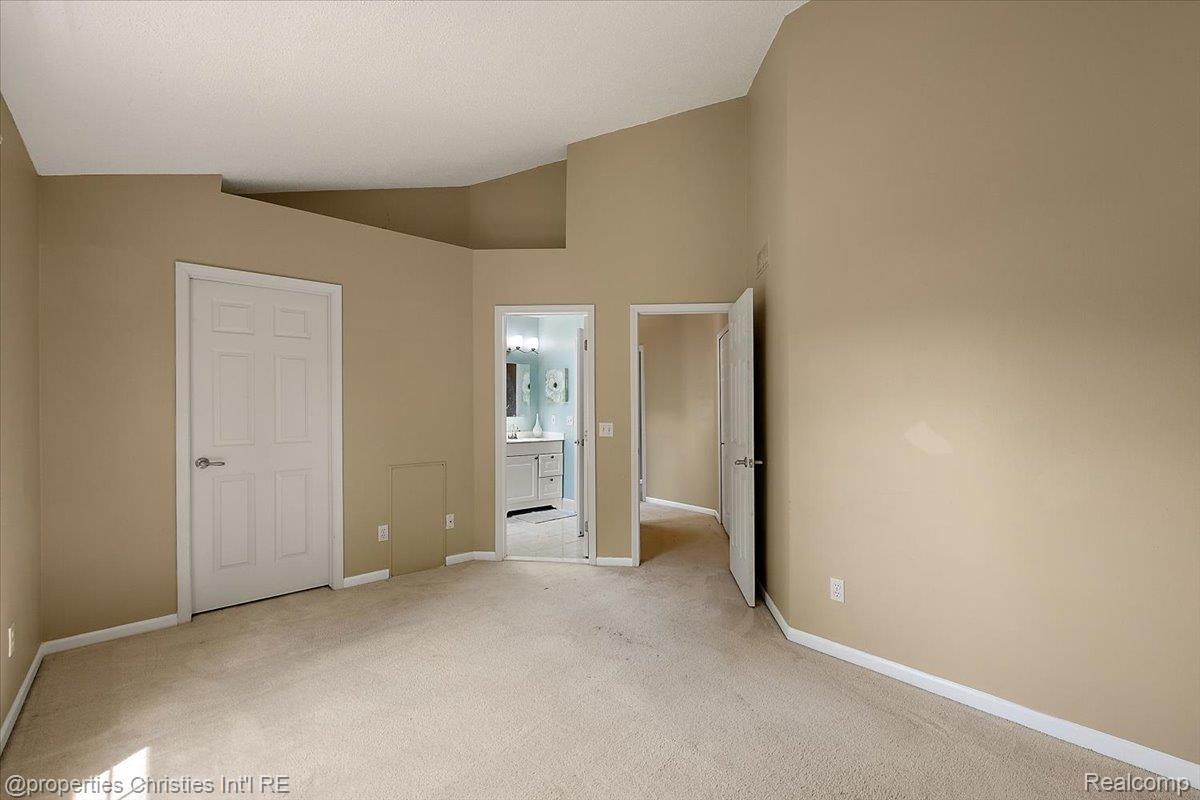 6873 Fox Lane