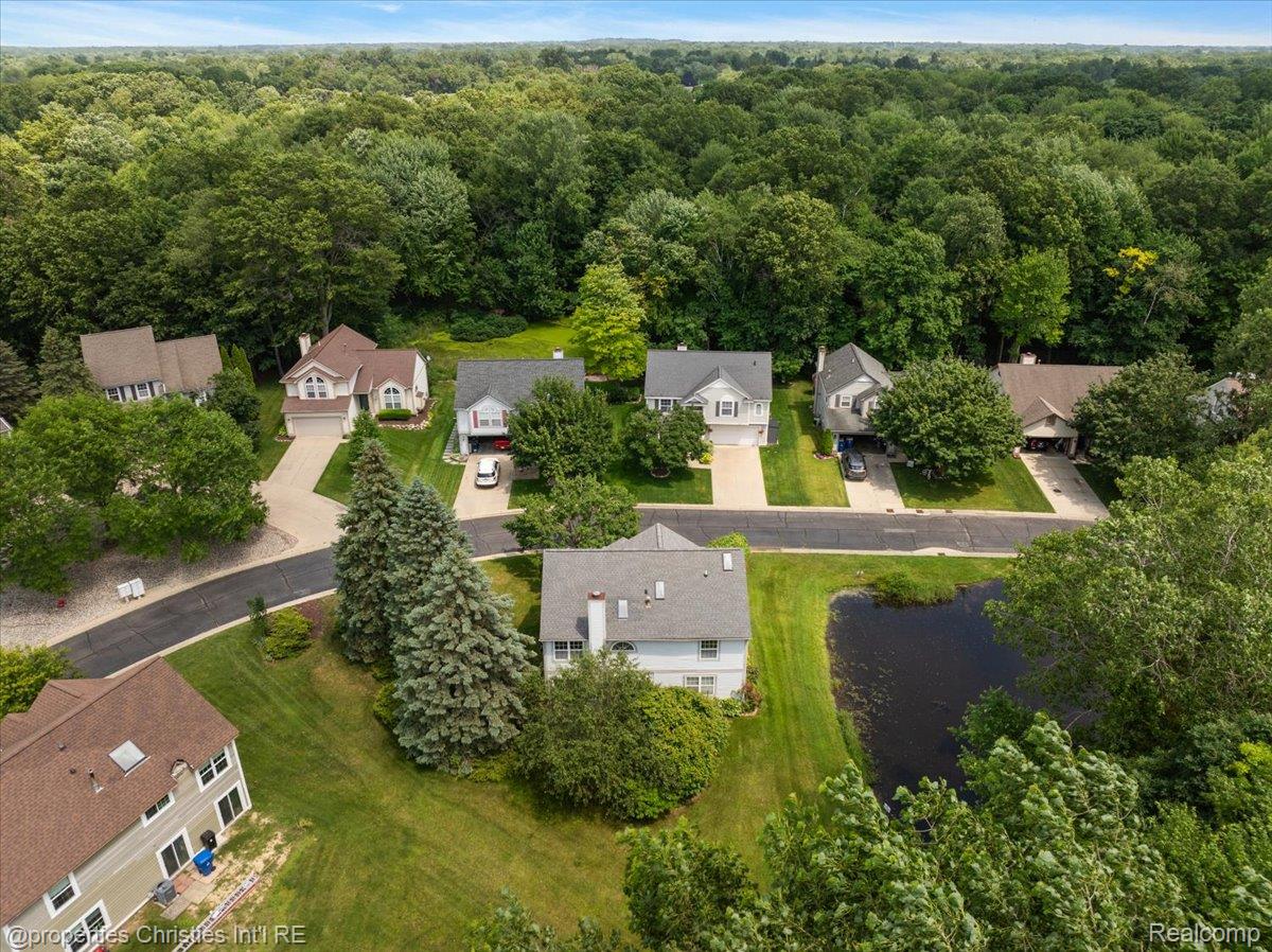 6873 Fox Lane
