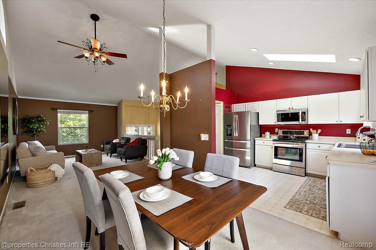 6873 Fox Lane