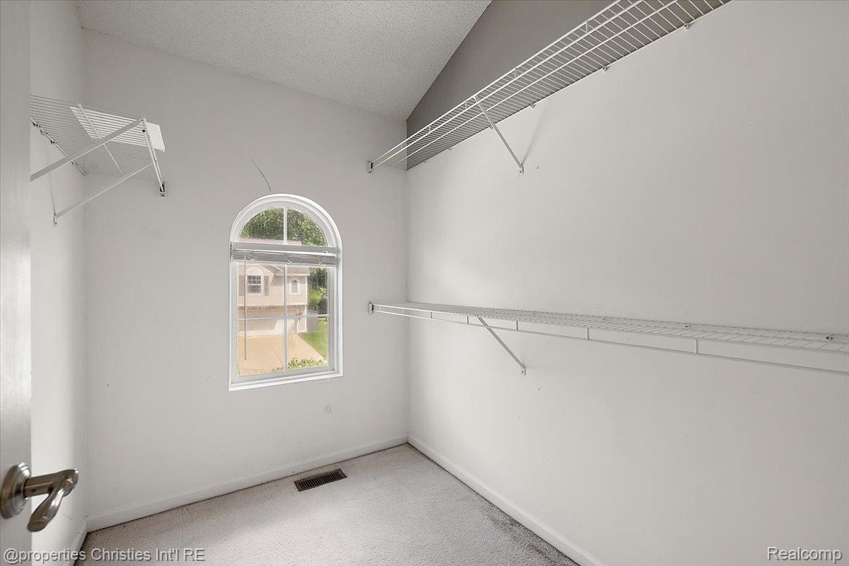 6873 Fox Lane