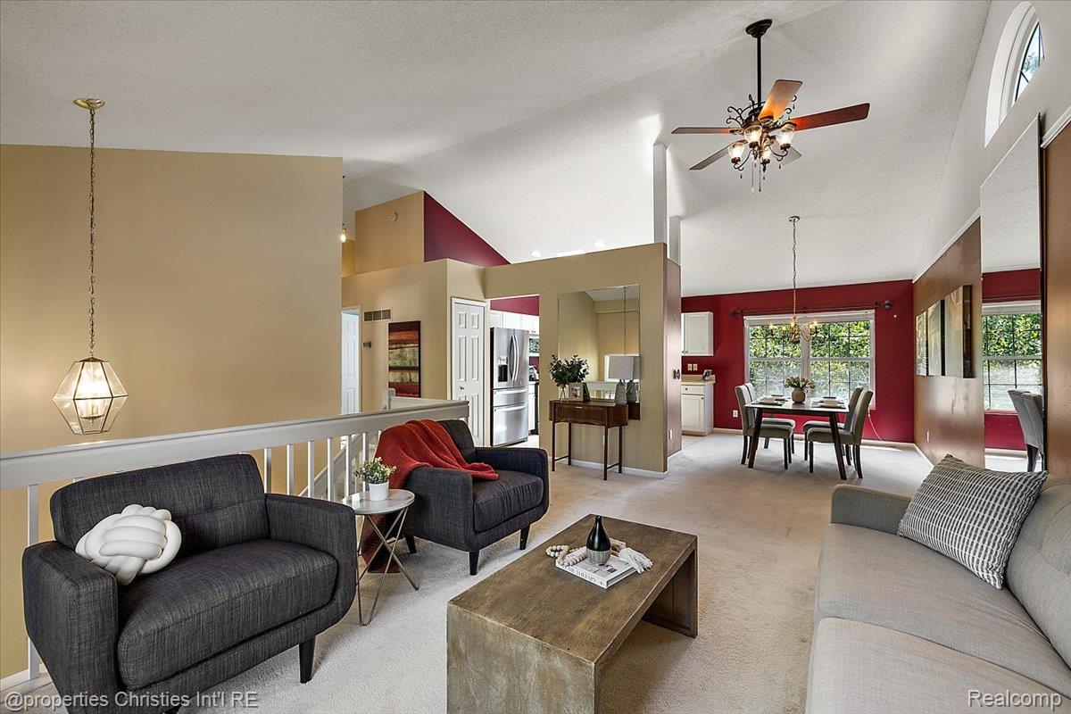6873 Fox Lane