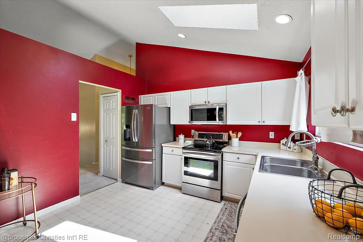 6873 Fox Lane