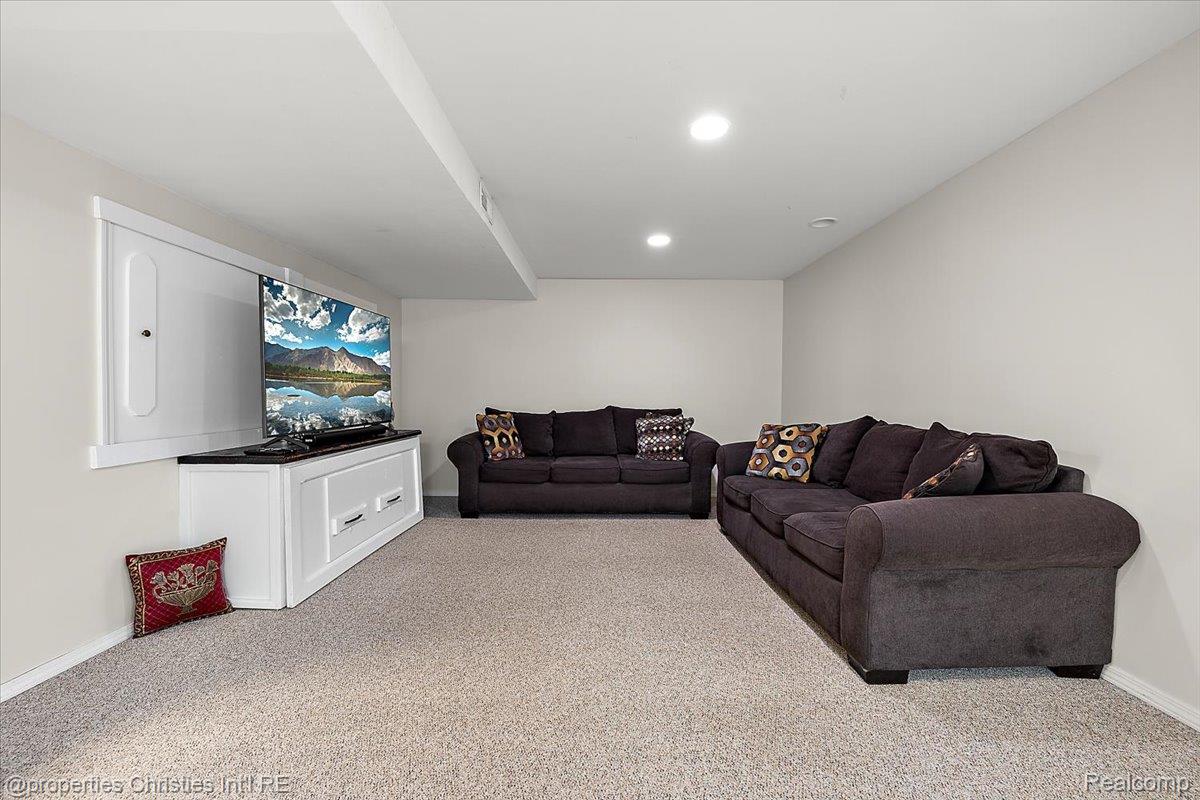 6367 Florence Lane