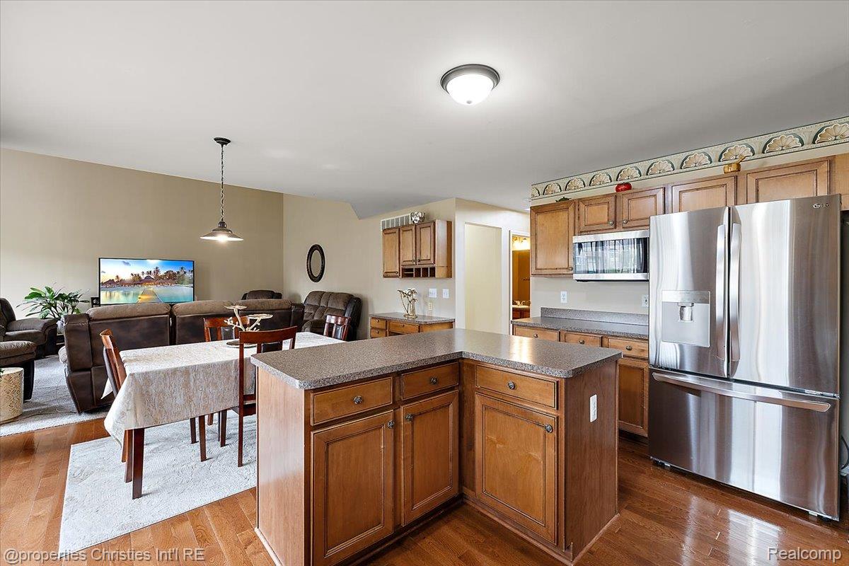 6367 Florence Lane