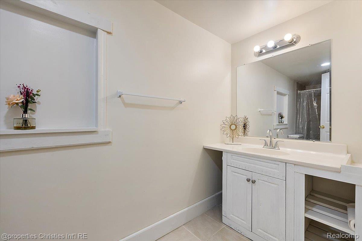 6367 Florence Lane