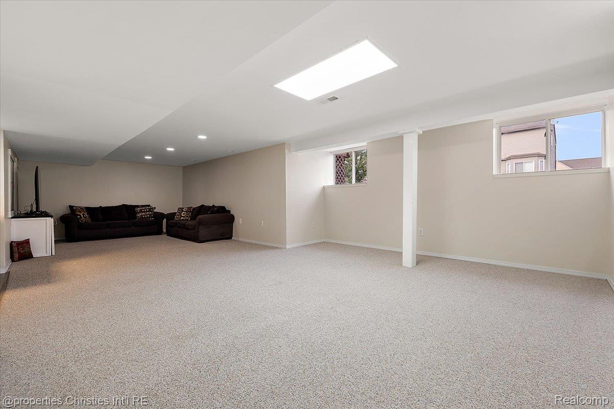 6367 Florence Lane
