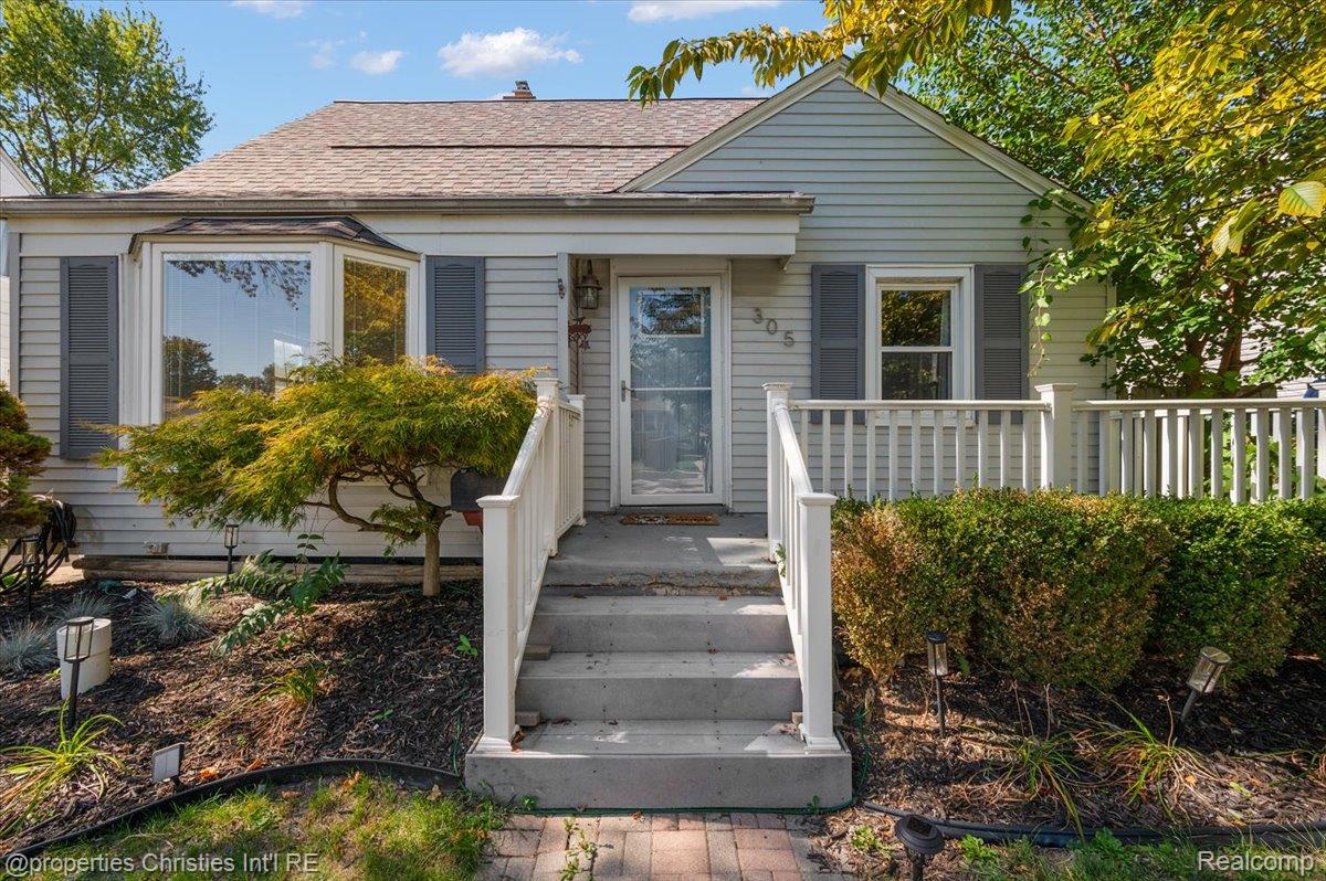 305 N Kenwood Avenue