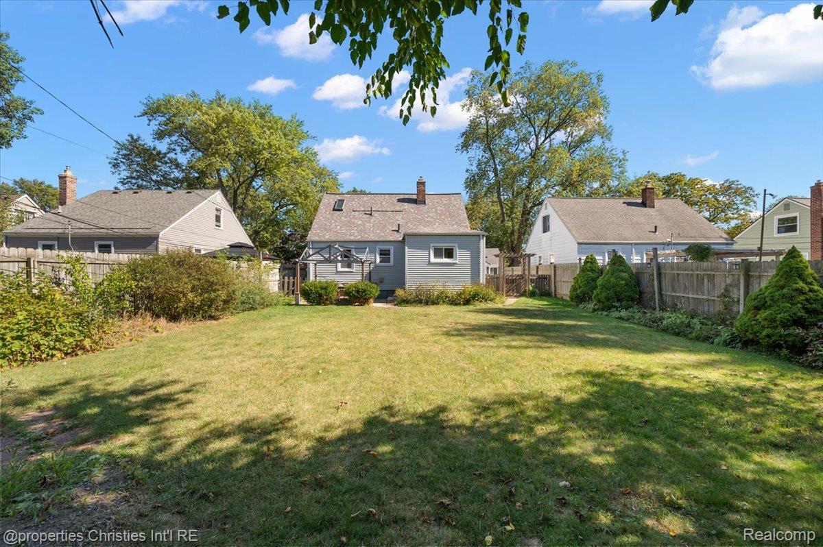 305 N Kenwood Avenue