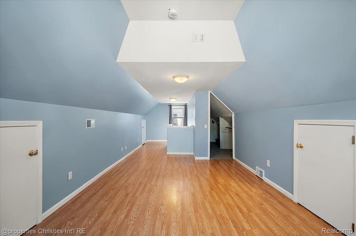 305 N Kenwood Avenue