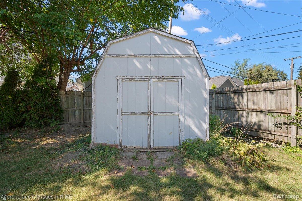 305 N Kenwood Avenue