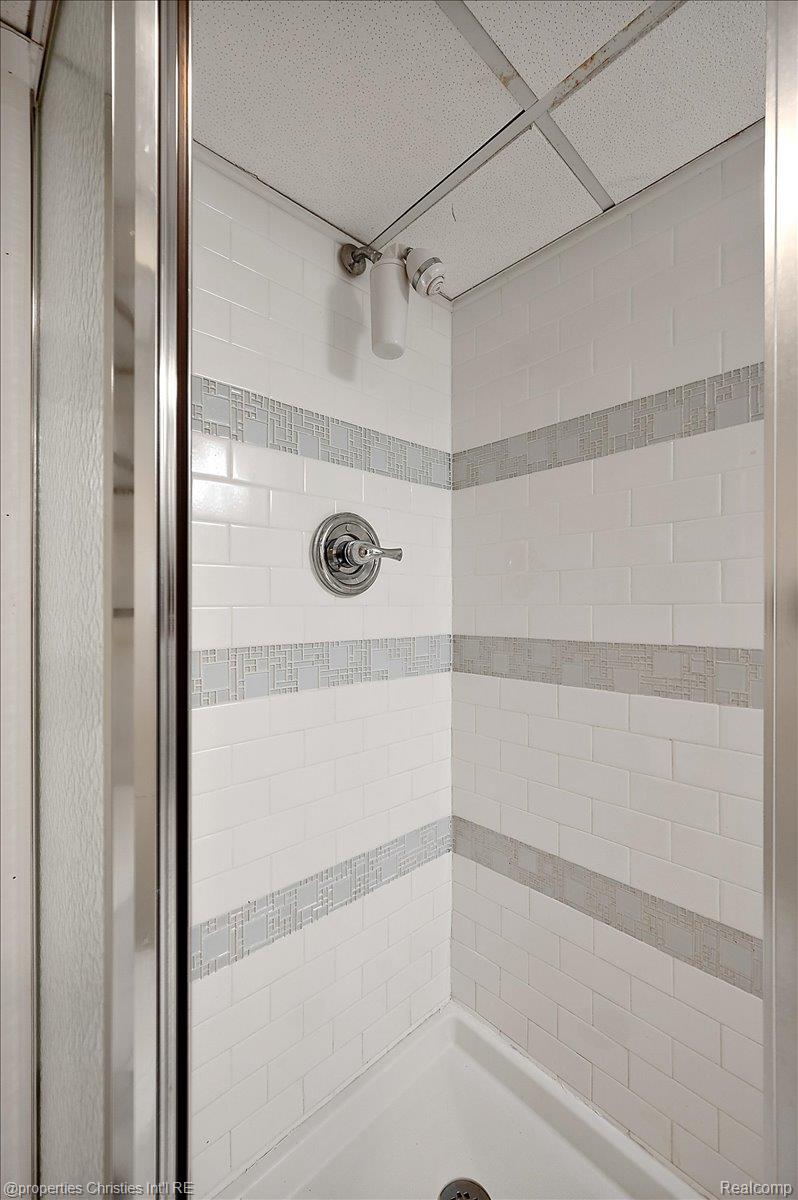 305 N Kenwood Avenue