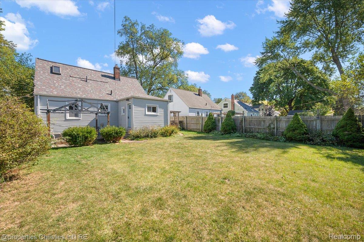 305 N Kenwood Avenue